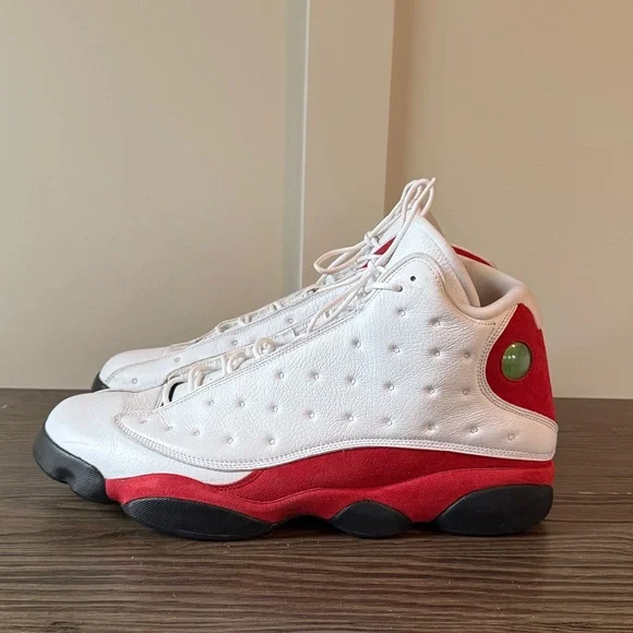 Jordan 13 Retro OG Chicago (2017) - Size 17 - Picture 3 of 6
